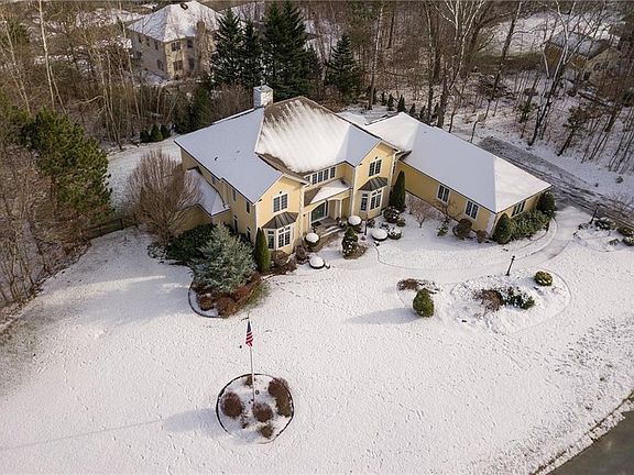 4th image of 22 Fair Oaks Dr