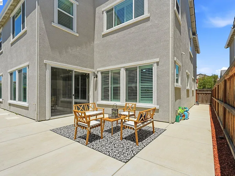1550 Plumas Dr — Photo 59