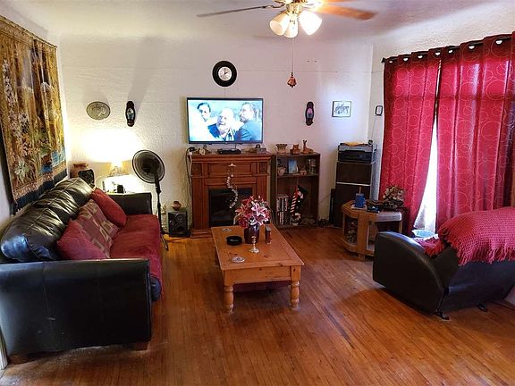 2nd image of 1512 W 1st St
