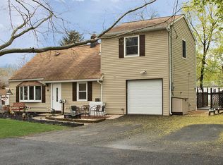 83 Village Rd, Pompton Plains, NJ 07444