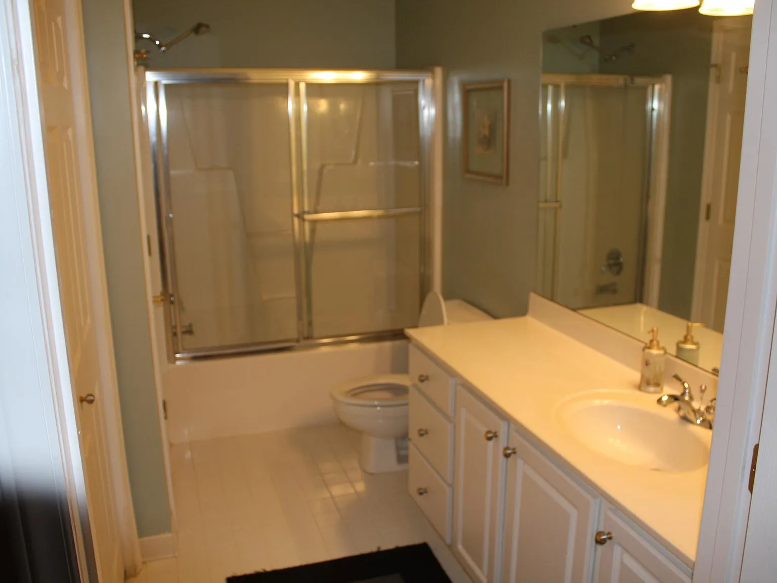1 bed, 1.5 bath, 860 sqft, $1,550 — Photo 2