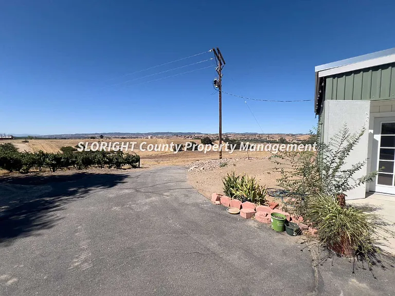 8658 Magdalena Dr #B — Photo 12