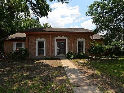 1st image of 9903 Greencreek Dr