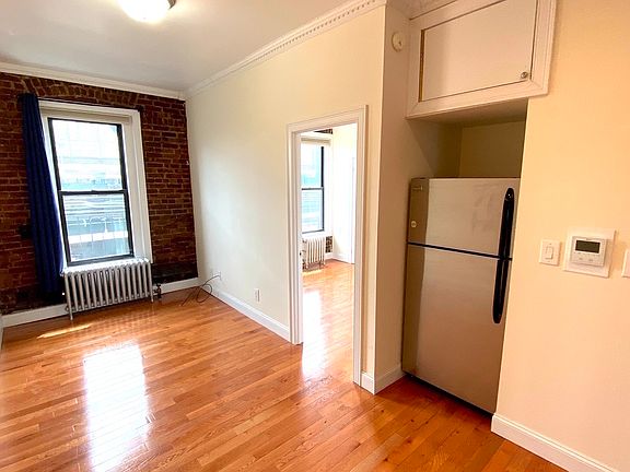 5th image of 3026 31st St APT 3