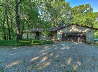 1196 Persimmon Rd, Charleston, IL 61920