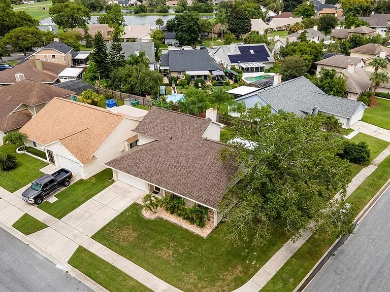 601 Tomlinson Ter — Photo 3