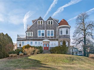 1 Seaview Ave APT 3, Newport, RI 02840
