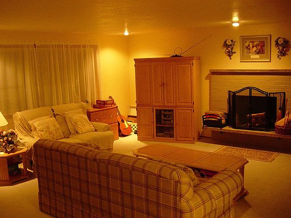 Spacious living room