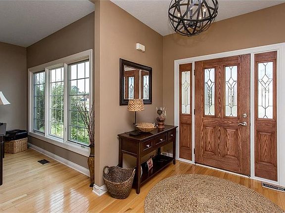 4th image of 2055 Sugar Creek Dr