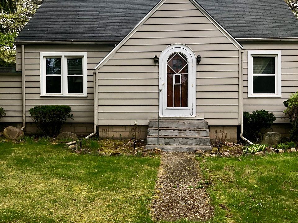 1st image of 18 Walnut St