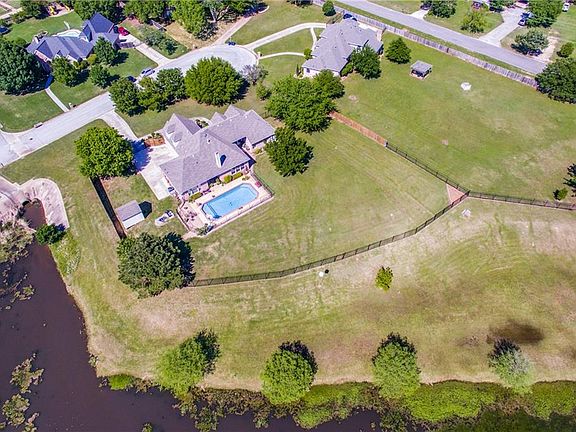 2nd image of 2118 Wimpole Ct E