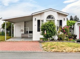 Country Park Village MHP, East Saanich 2, BC V8M 2B6