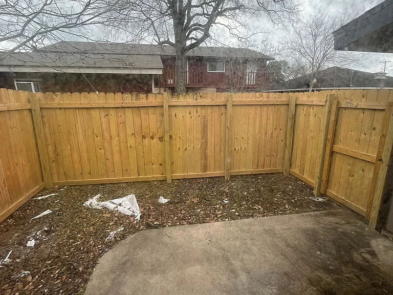 1916 Holloman Dr E — Photo 8