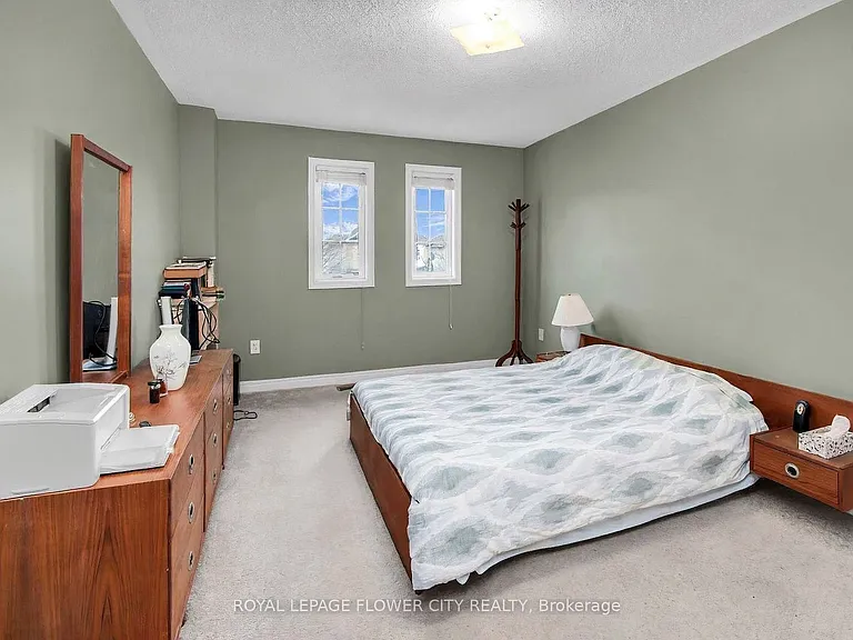 15 Ridgemore Cres — Photo 12