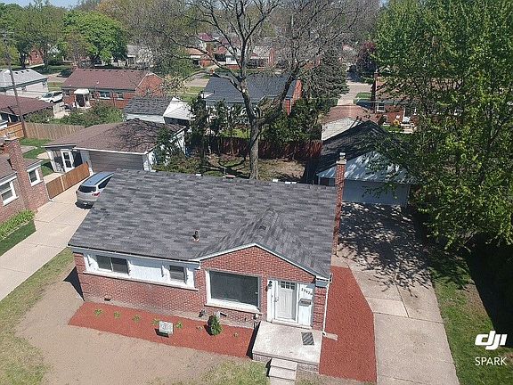 3rd image of 29620 Hathaway St