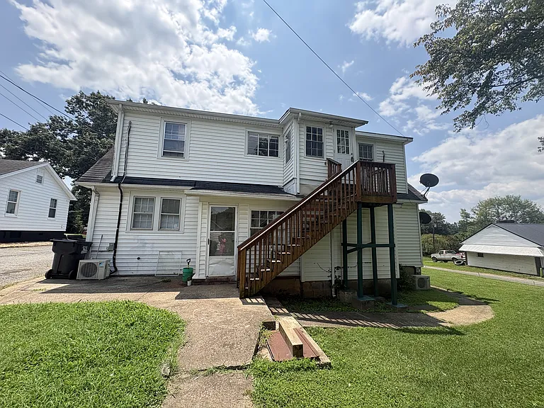 142 Grove Ave #C — Photo 13