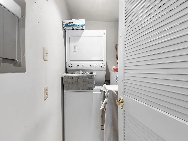 1102 Diamond Dr — Photo 16