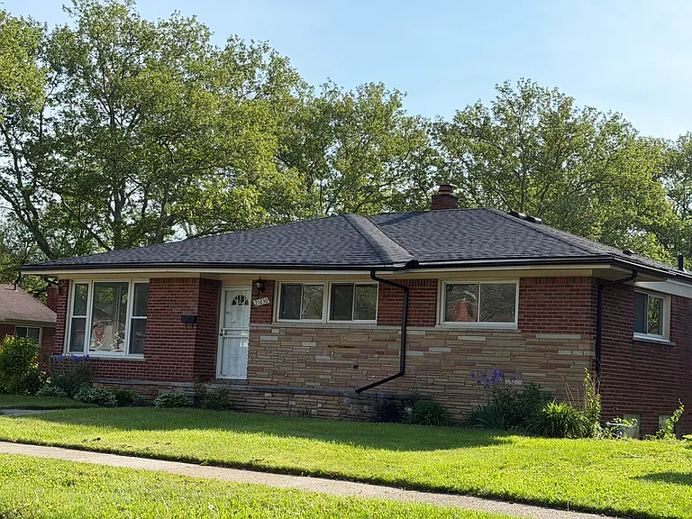 21830 Kipling Ave — Photo 42