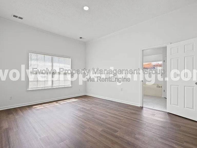 330 Bendigo Dr — Photo 17
