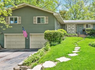 5243 Oakview Dr, Lisle, IL 60532