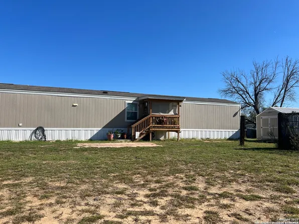 720 SANCHES AVE, Pleasanton, TX 78064