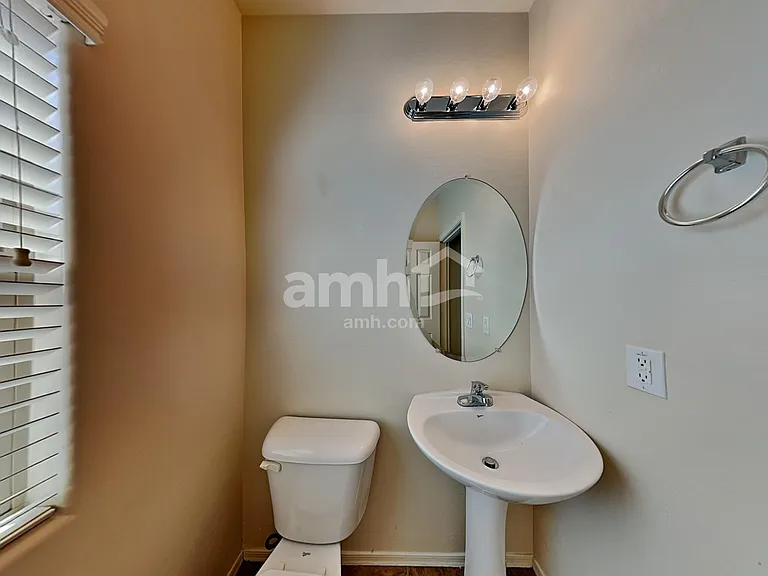 4740 E Redfield Rd — Photo 7