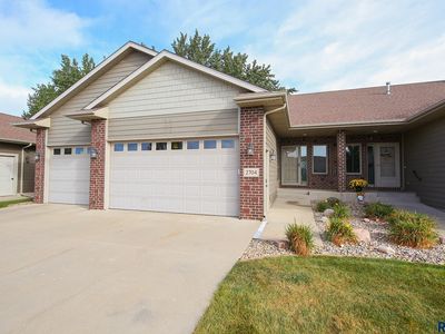 2704 E Whisper Trl, Sioux Falls, SD, 57108