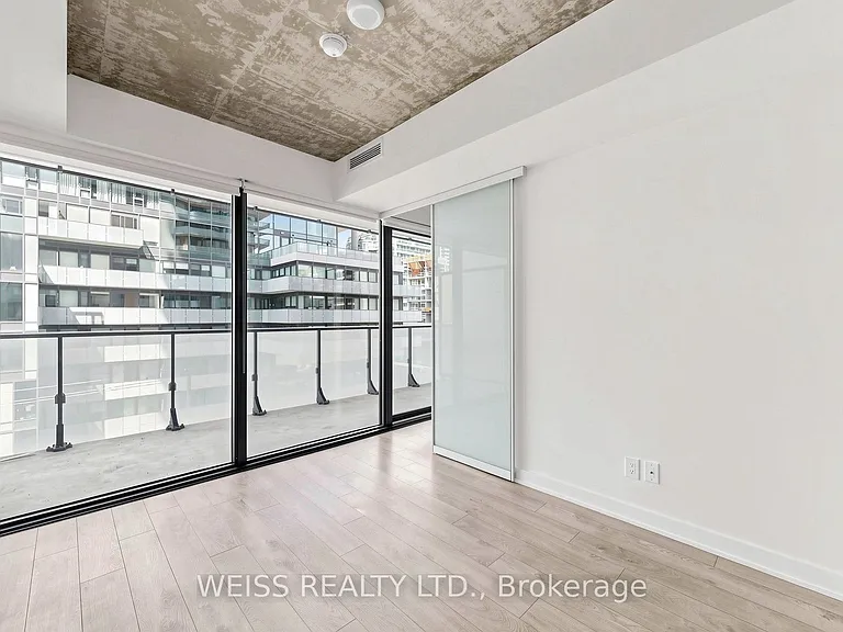 185 Roehampton Ave #520 — Photo 18