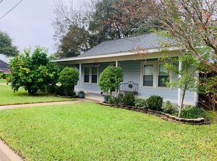 304 E Hiller St, Victoria, TX 77901