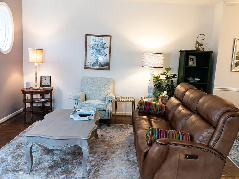25095 Croxley Green Sq — Photo 73