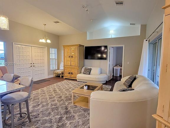 4th image of 7018 Pilgrim Ct