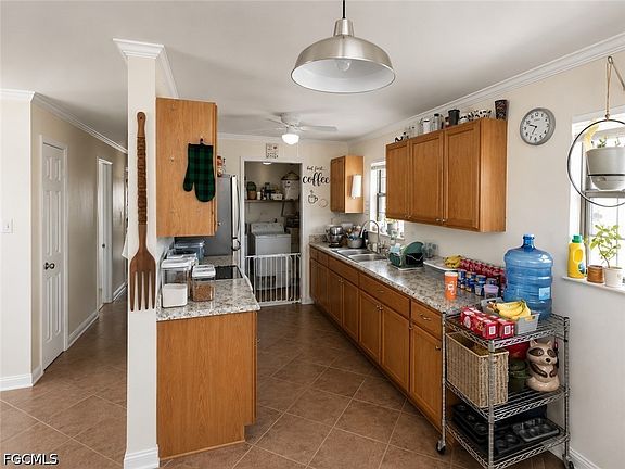 4th image of 3605 40th St SW