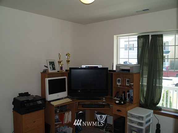 5th image of 1523 203rd Court E
