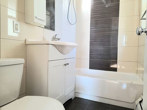 3rd image of 144 Bruckner Blvd #2