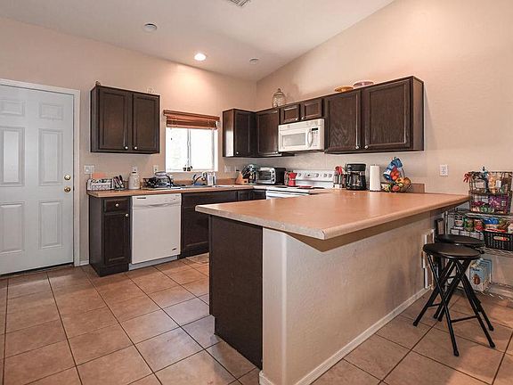 5th image of 17610 N 17th Pl Unit 4