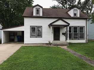 406 E Curry St, Fairfield, IL 62837