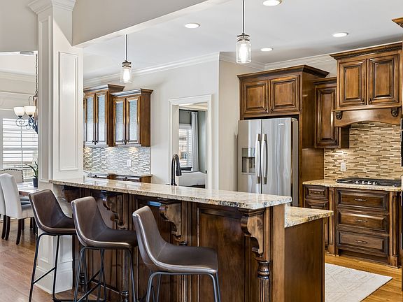 5th image of 559 Burnett Rd