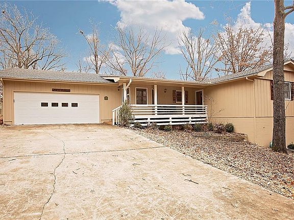 2nd image of 3 Somerton Ln