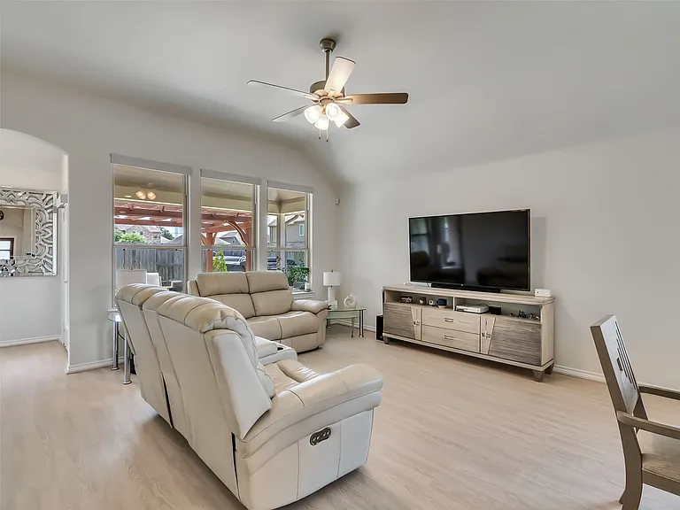 27997 Lone Hollow Ln — Photo 30