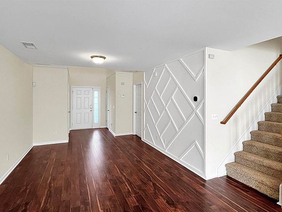 5th image of 4824 Willow Brook Ln