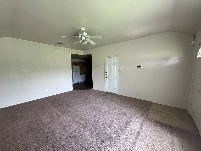 1430 Shoshoni Trl — Photo 3