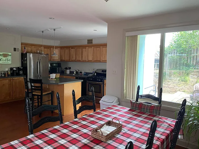 5167 Fulton St NW — Photo 3