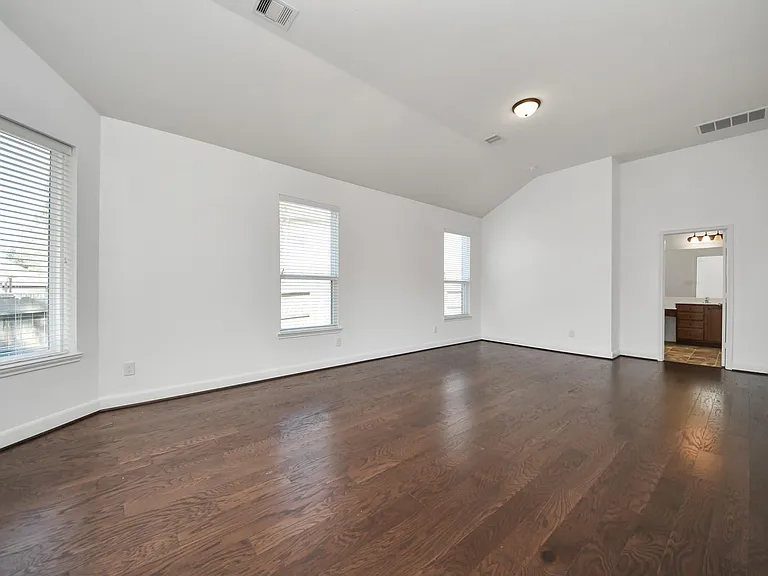 1947 Parnevik Pl — Photo 26