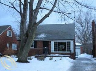 20433 Country Club Dr, Harper Woods, MI