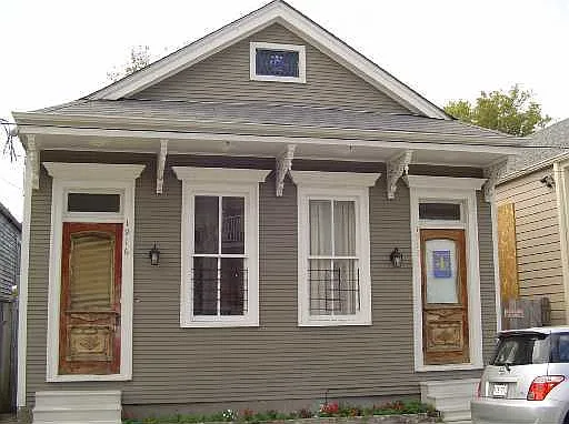1916 Constantinople St — Photo 8