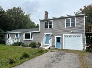 10 Hilltop Dr, York, ME 03909