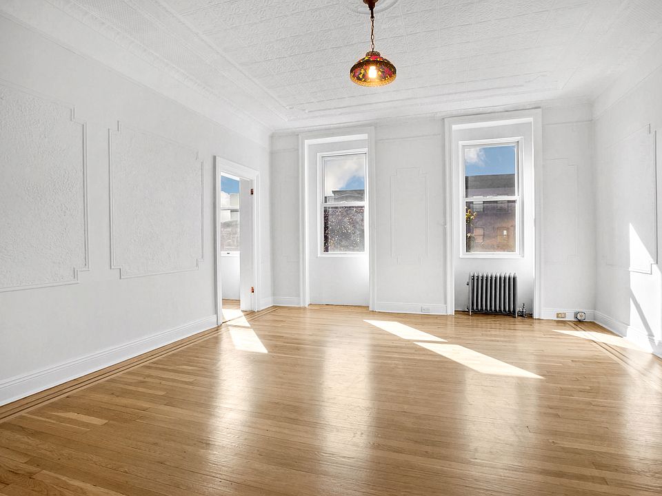 1st image of 95 1st Pl APT 3