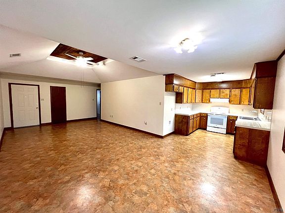4th image of 206 Prevost Dr