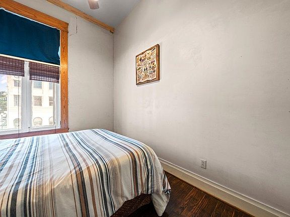 3rd image of 122-202 E San Antonio St #122