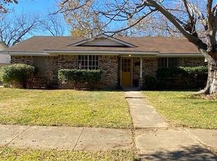 929 SE 3rd St, Grand Prairie, TX 75051